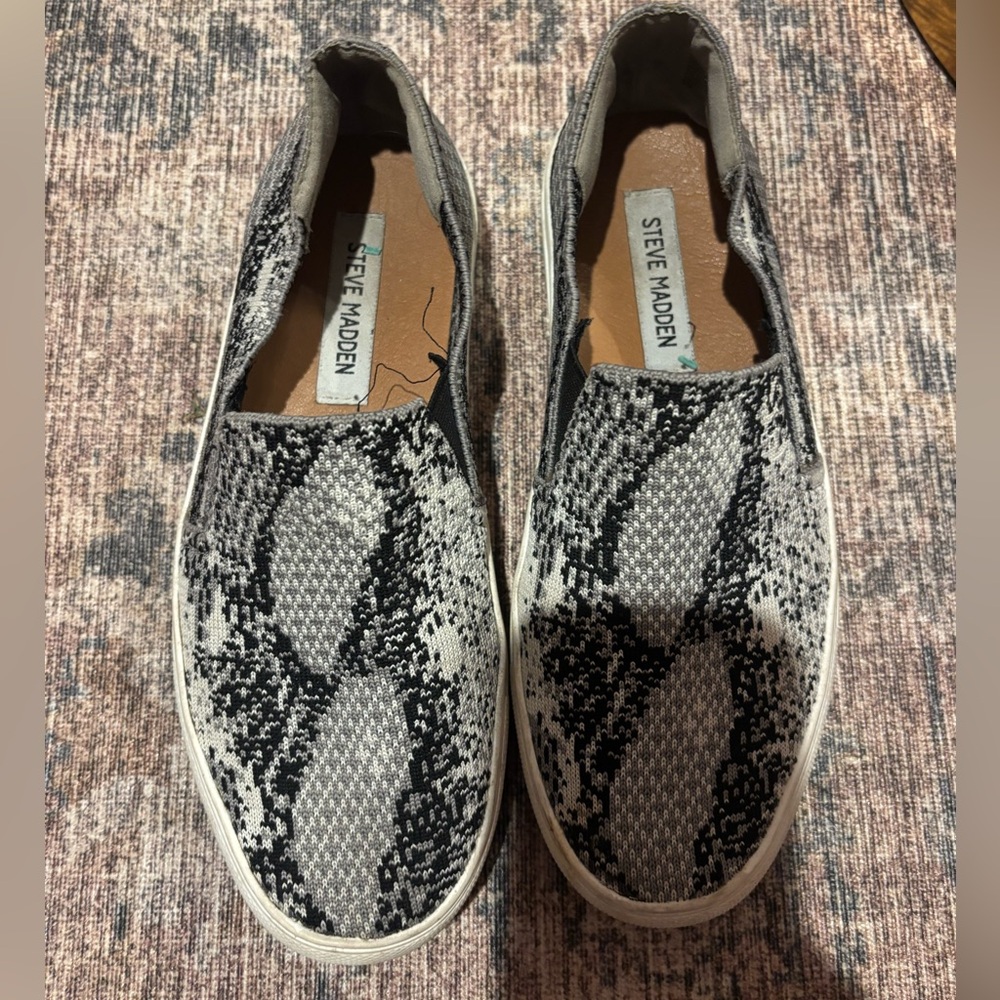 Steve Madden Black and Gray Patterned Slip-Ons